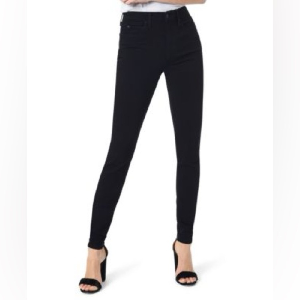 Joe’s Jeans Mid Rise Greeley Black Skinny jeans. Women size 26
